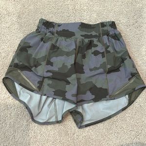 Lululemon camo hotty hots